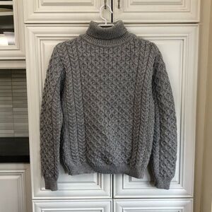 EUC Inis Crafts Irish turtleneck merino wool women’s cable knit sweater